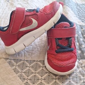 Nike Kids Red and Navy Hook-and-Loop Sneakers
